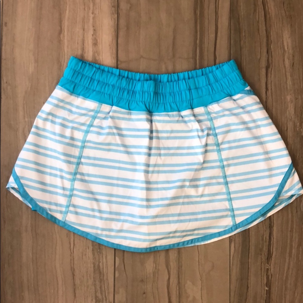 Lululemon tennis skirt Size 6